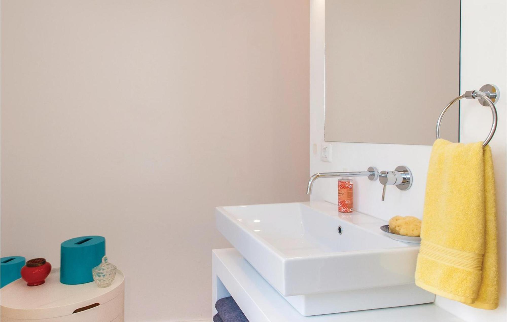 Stunning Home In Split With Outdoor Swimming Pool מראה חיצוני תמונה