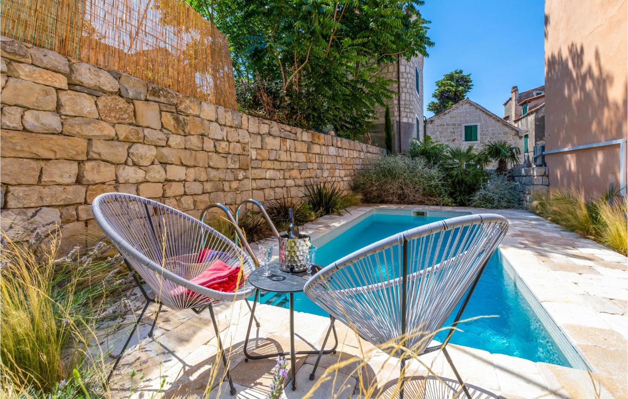 Stunning Home In Split With Outdoor Swimming Pool מראה חיצוני תמונה