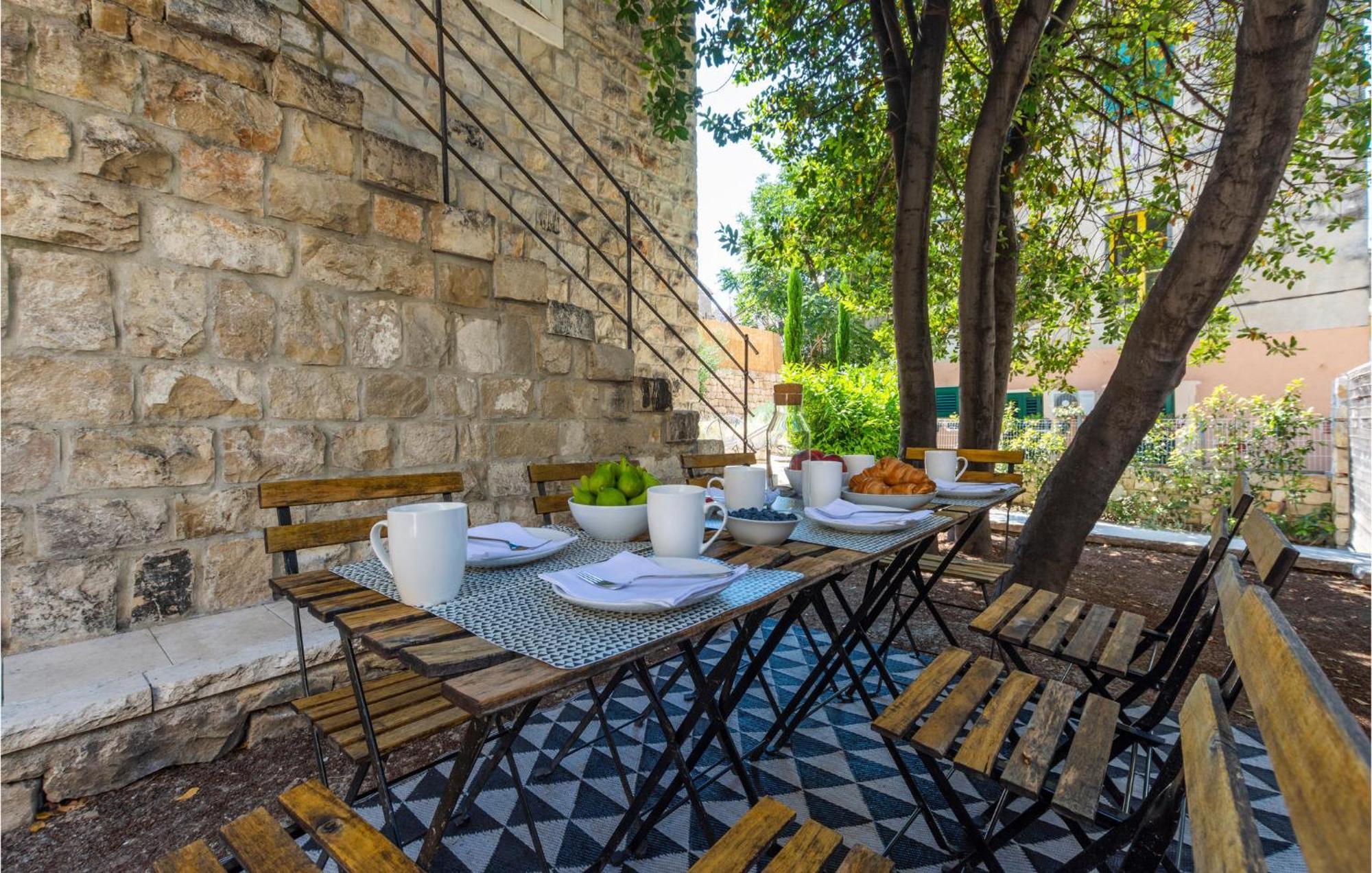 Stunning Home In Split With Outdoor Swimming Pool מראה חיצוני תמונה